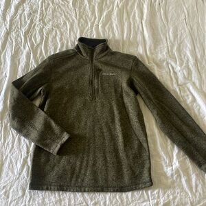 Men’s green quarter zip pullover